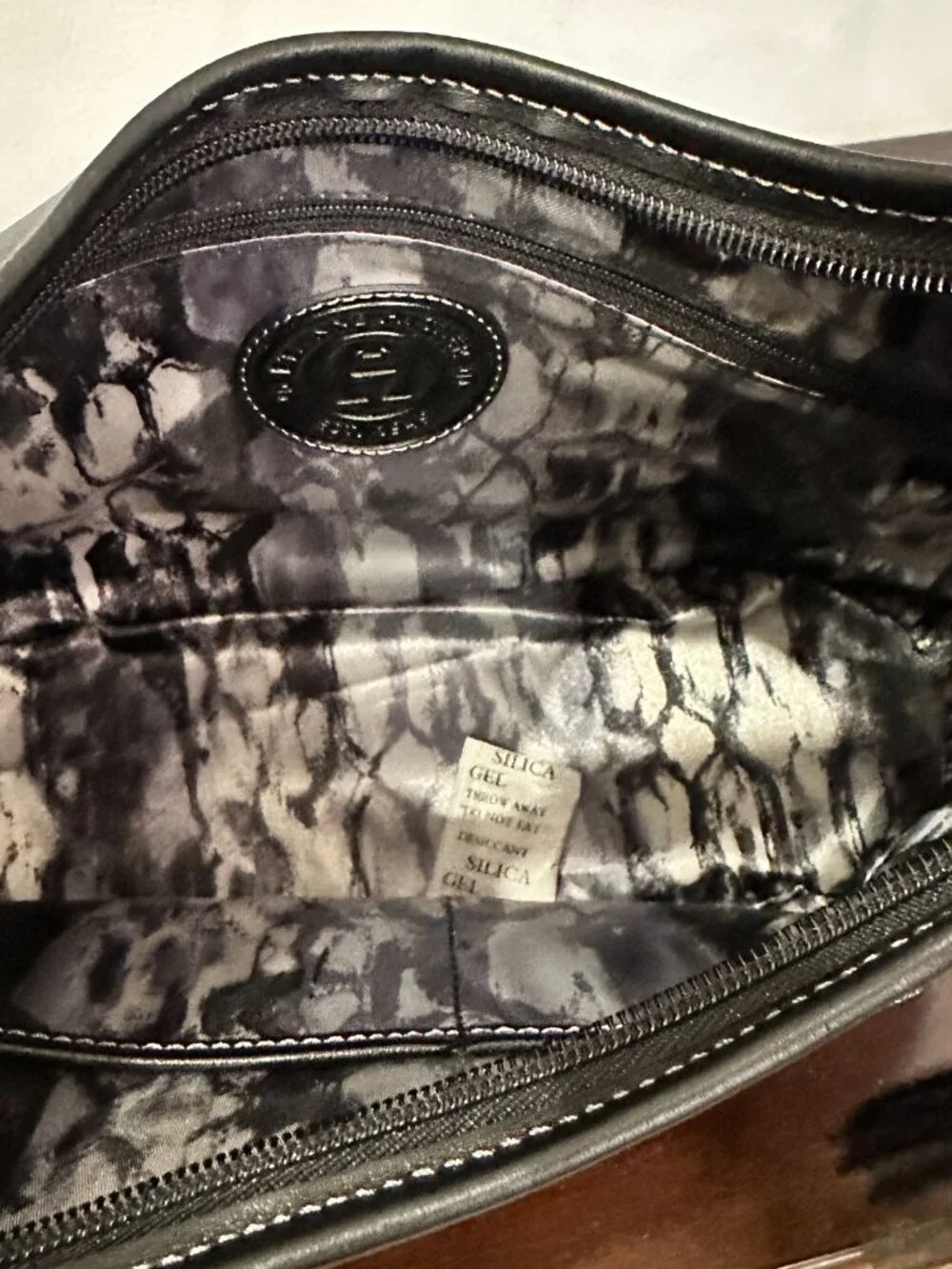 NWT ETIENNE AIGNER Scottsdale Collection Black Leather Bag And Wallet Set Bamboo